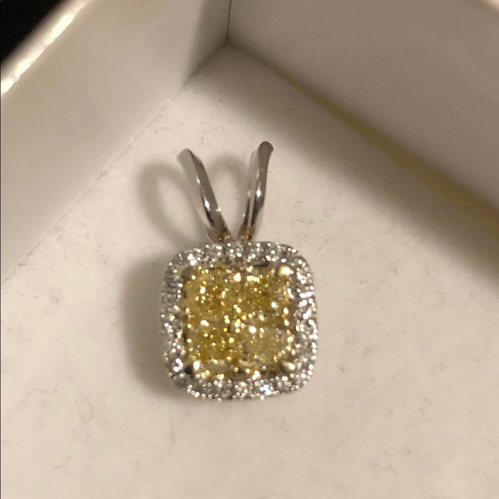 Yellow & white diamond pendant
